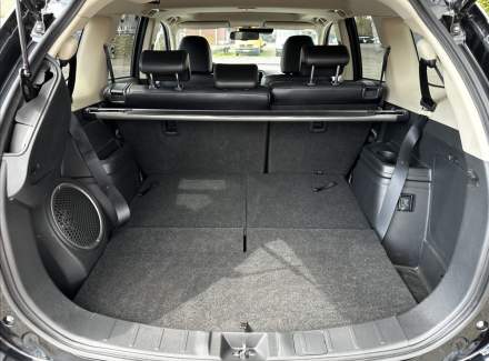 Mitsubishi - Outlander