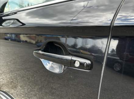 Mitsubishi - Outlander