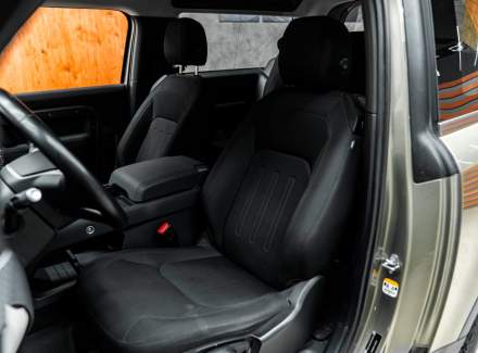 Land Rover - Defender