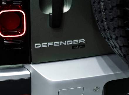 Land Rover - Defender