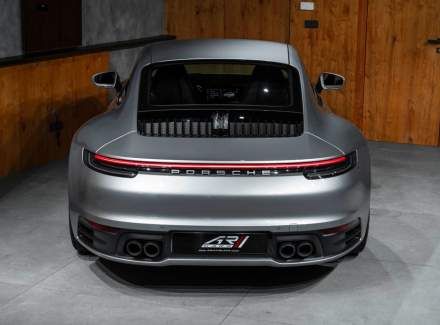 Porsche - 911
