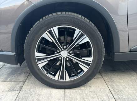 Mitsubishi - Outlander