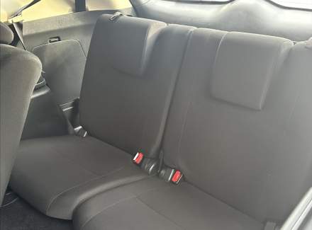 Mitsubishi - Outlander