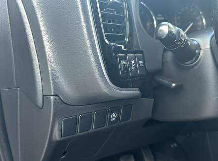 Mitsubishi - Outlander