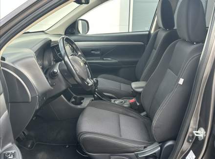 Mitsubishi - Outlander