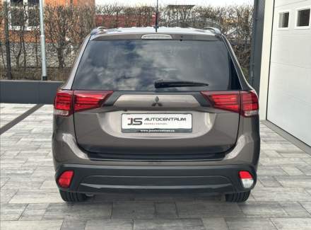 Mitsubishi - Outlander