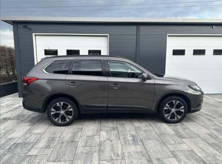Mitsubishi - Outlander