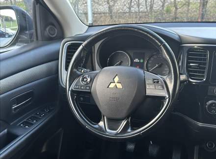 Mitsubishi - Outlander