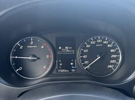 Mitsubishi - Outlander