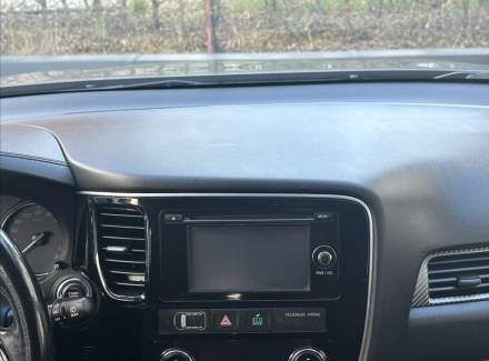 Mitsubishi - Outlander