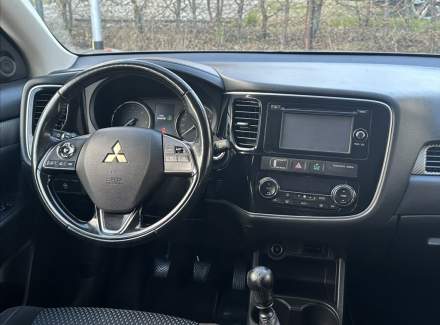 Mitsubishi - Outlander