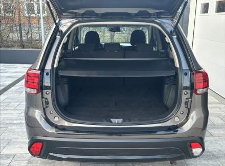 Mitsubishi - Outlander