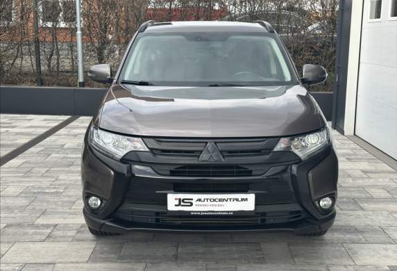 Mitsubishi - Outlander