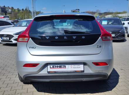Volvo - V40