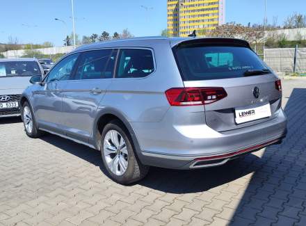 Volkswagen - Passat
