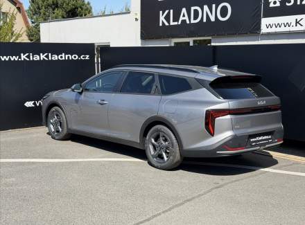 Kia - K4