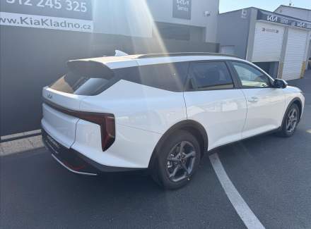 Kia - K4