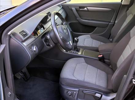 Volkswagen - Passat