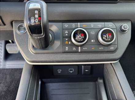 Land Rover - Defender