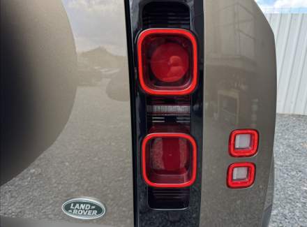 Land Rover - Defender