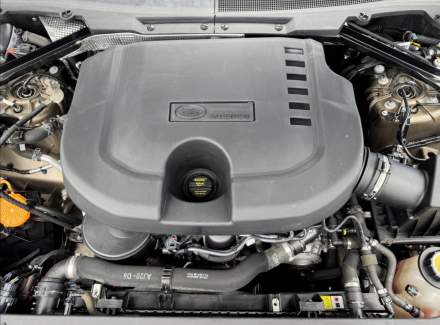 Land Rover - Defender