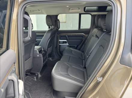 Land Rover - Defender