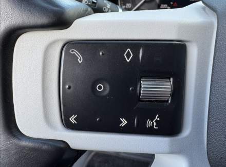 Land Rover - Defender