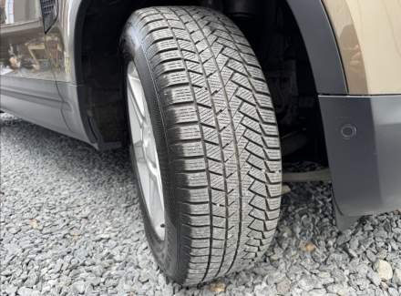 Land Rover - Defender