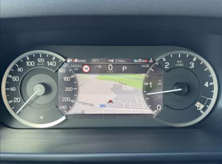 Land Rover - Defender