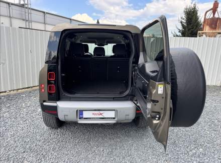 Land Rover - Defender
