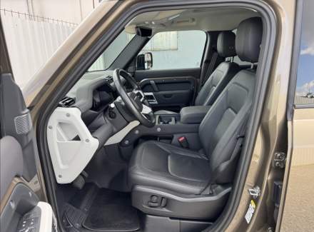 Land Rover - Defender