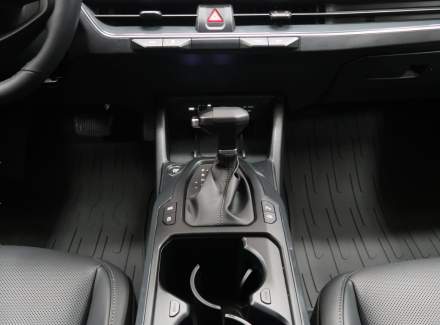 Kia - K4