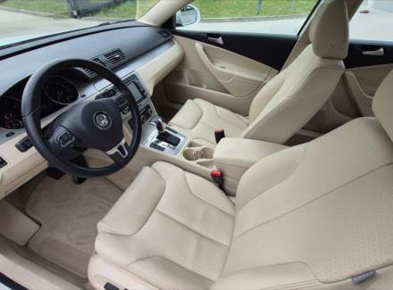 Volkswagen - Passat