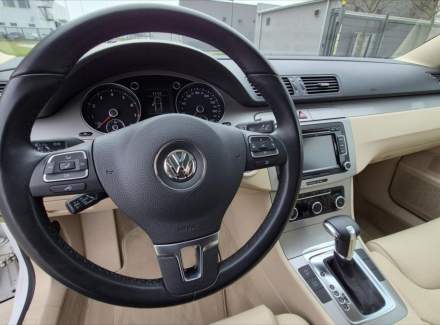 Volkswagen - Passat
