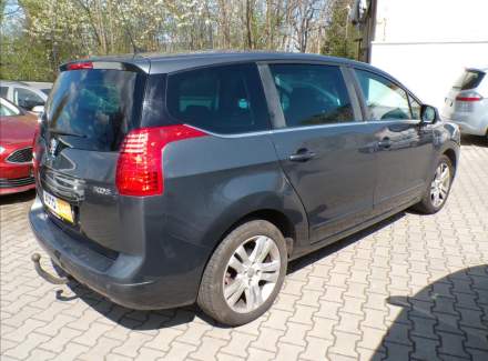 Peugeot - 5008