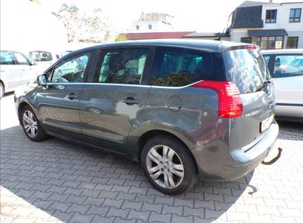 Peugeot - 5008