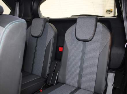 Peugeot - 5008