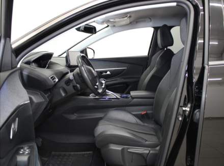 Peugeot - 5008