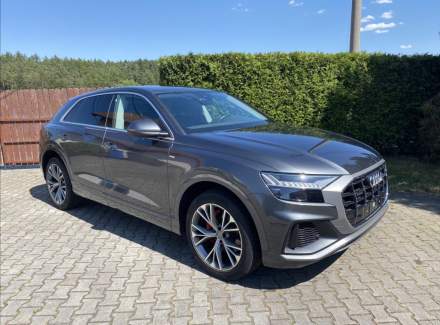 Audi - Q8