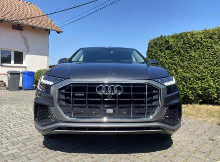 Audi - Q8