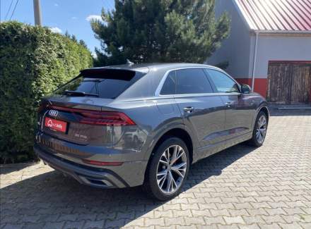 Audi - Q8