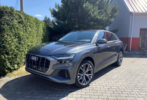 Audi - Q8