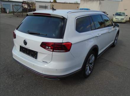 Volkswagen - Passat