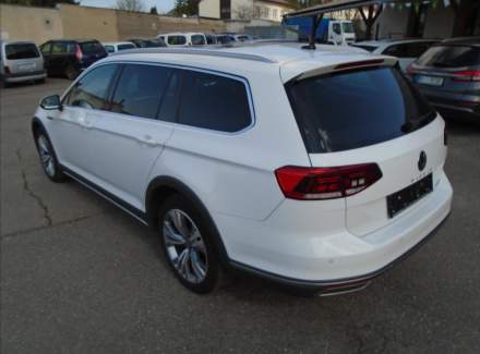 Volkswagen - Passat