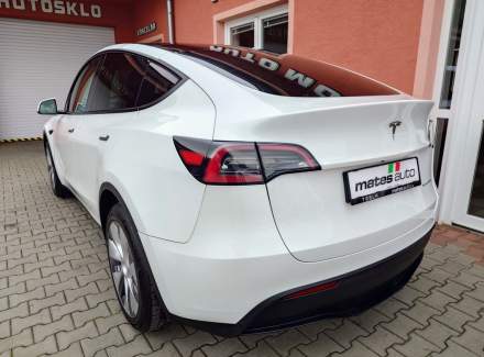 Tesla - Model Y
