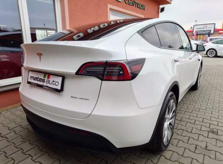 Tesla - Model Y