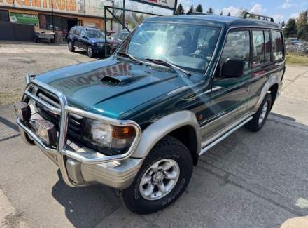 Mitsubishi - Pajero