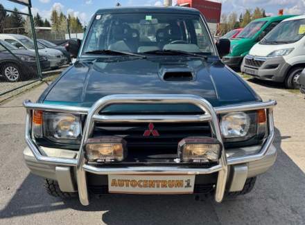 Mitsubishi - Pajero