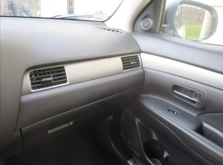 Mitsubishi - Outlander