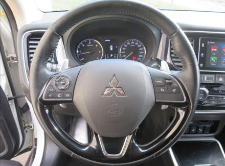 Mitsubishi - Outlander